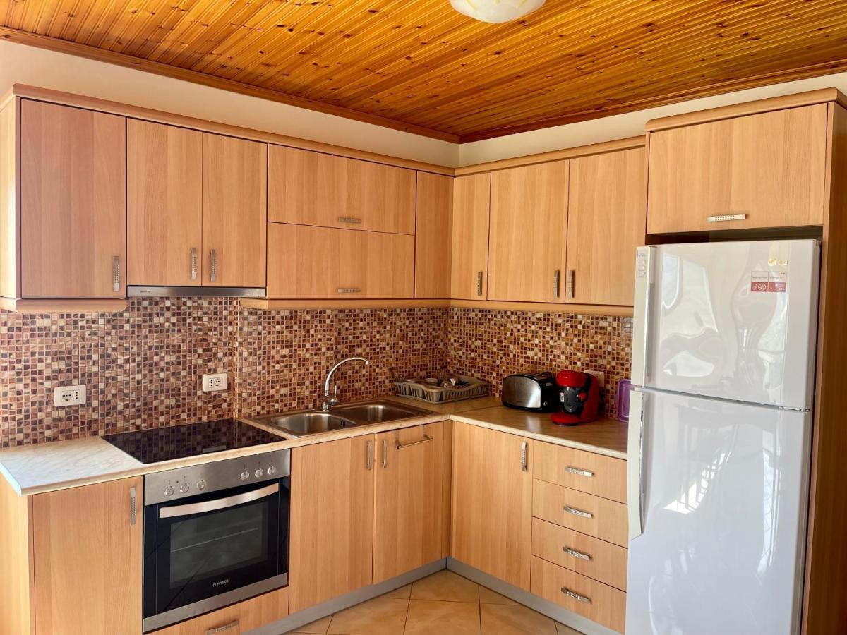 Lucas Apartments Himare Exterior foto