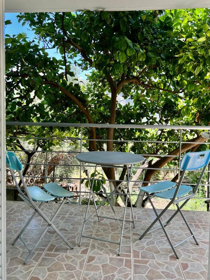 Lucas Apartments Himare Exterior foto