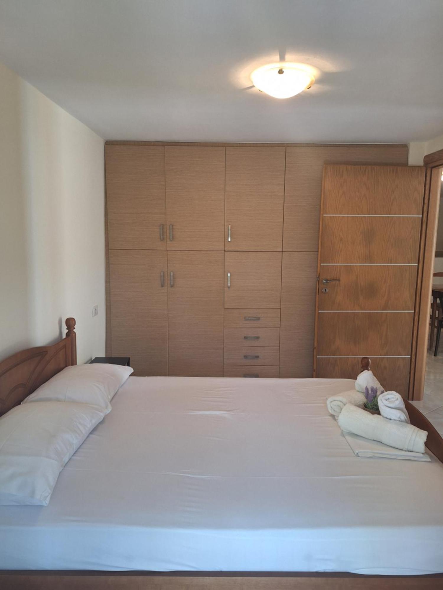Lucas Apartments Himare Exterior foto