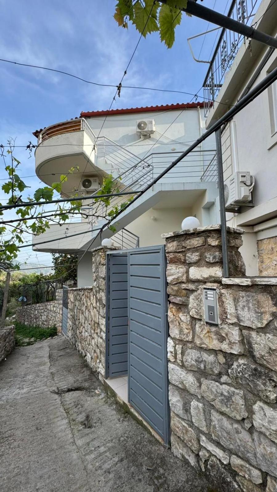 Lucas Apartments Himare Exterior foto
